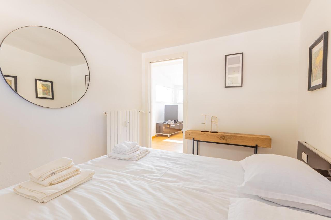 Casa Elea_ Panoramic Attic In City Center Campione d'Italia Luaran gambar