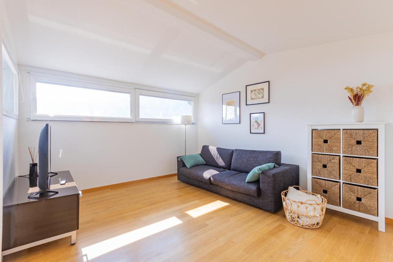 Casa Elea_ Panoramic Attic In City Center Campione d'Italia Luaran gambar