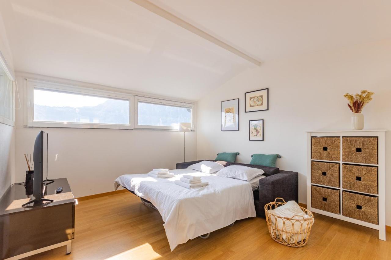 Casa Elea_ Panoramic Attic In City Center Campione d'Italia Luaran gambar